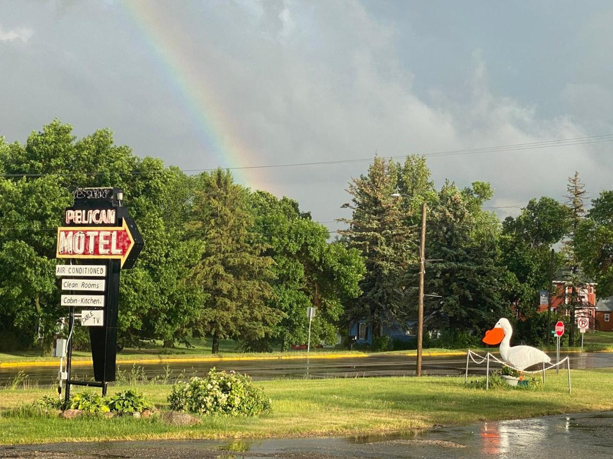 Pelican Motel Pelican Rapids Kültér fotó
