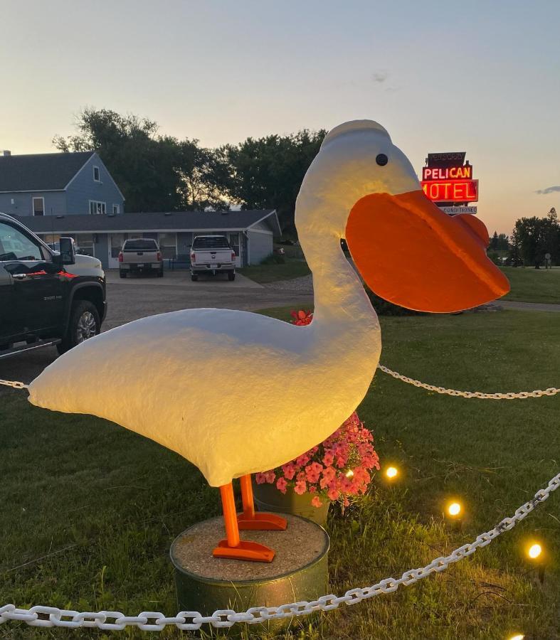 Pelican Motel Pelican Rapids Kültér fotó