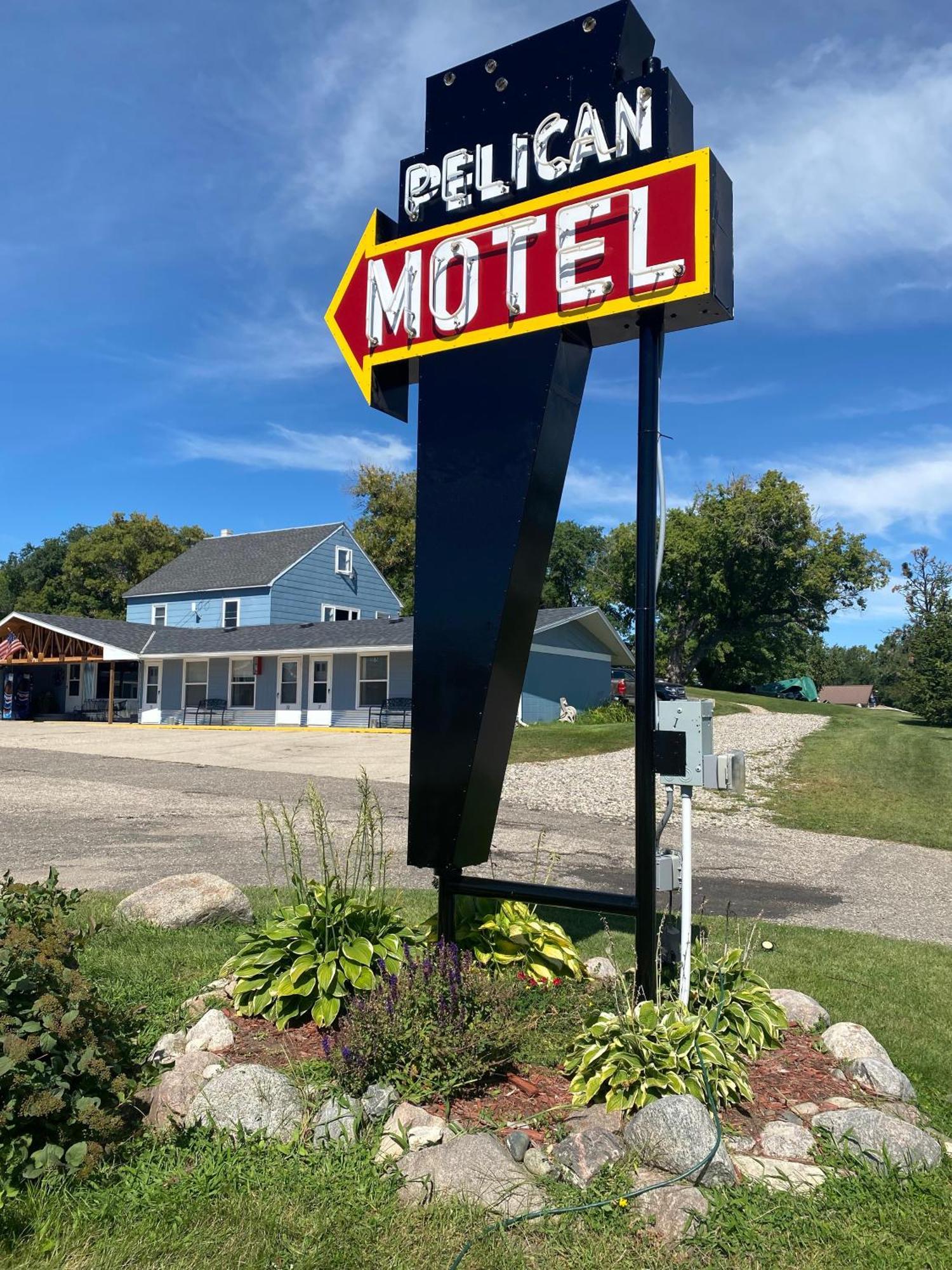 Pelican Motel Pelican Rapids Kültér fotó